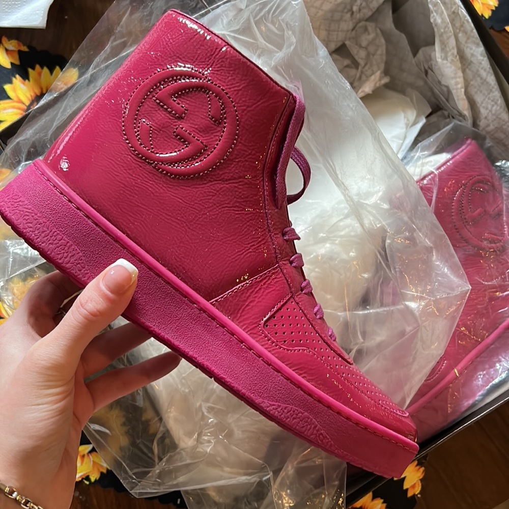 BRAND NEW Gucci patent leather sneakers